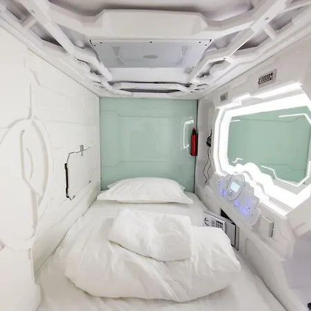 Spacehotel فندق-كبسولة 2*